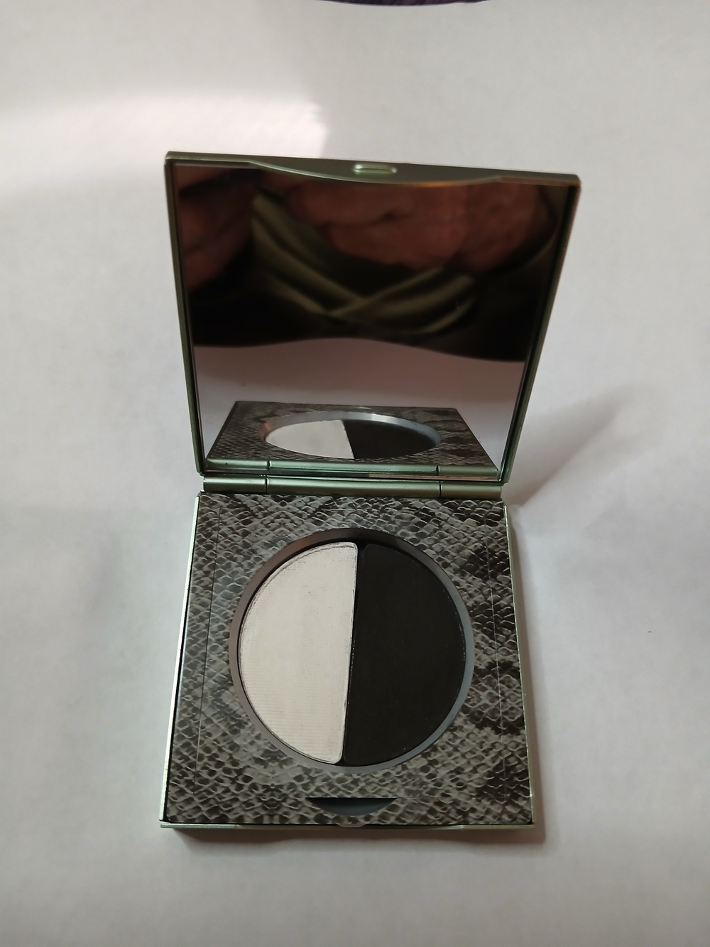Mally Beauty Dual Black & White Eyeshadow Duo